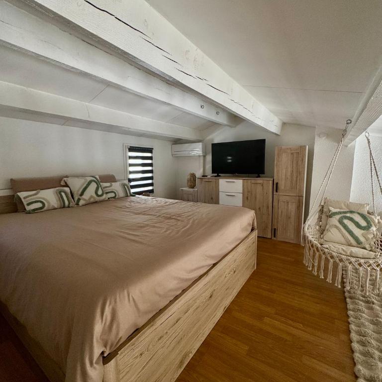 Loft Bohème - Balnéo - Proche village Naturiste - Pinède - Histoire de Clés - Apartment mit 2 Schlafzimmern - 7