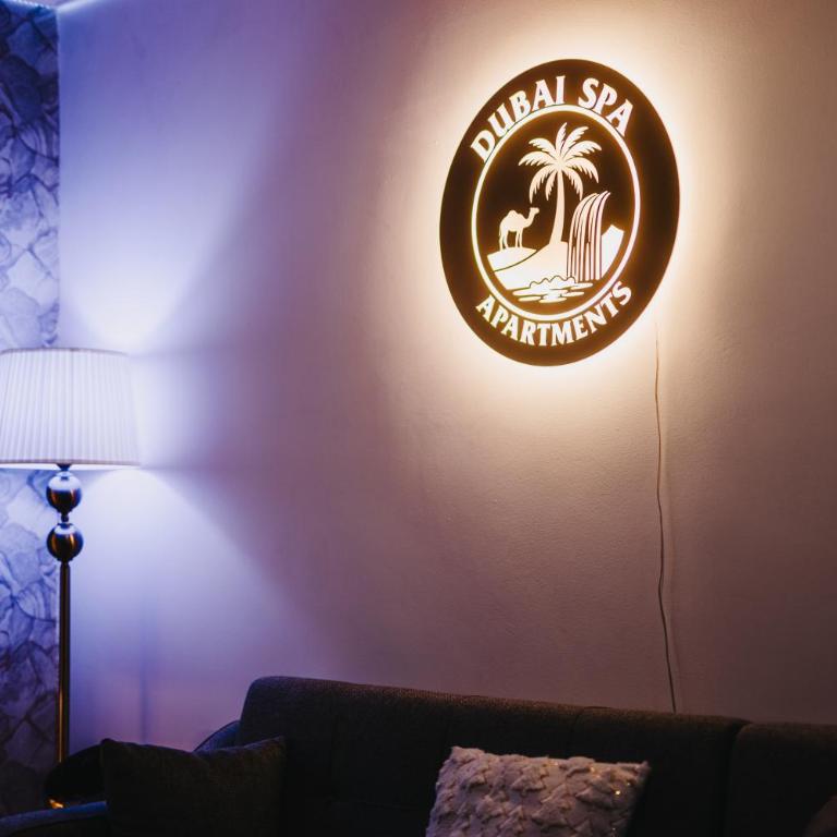Deluxe Dubai Spa Apartment - Jacuzzi & Sauna Free Parking - One-Bedroom Apartment - 18