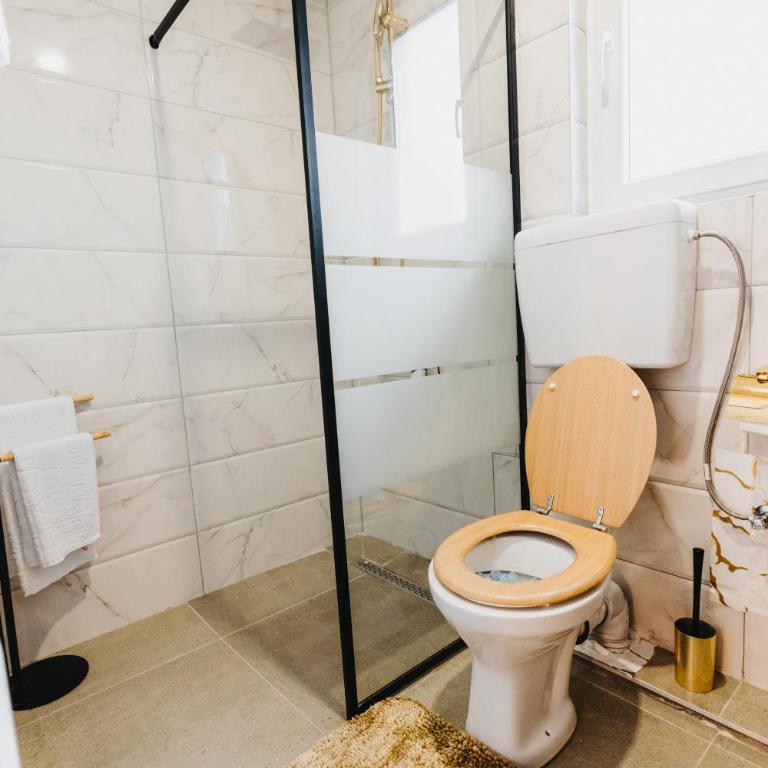 Deluxe Dubai Spa Apartment - Jacuzzi & Sauna Free Parking - One-Bedroom Apartment - 26