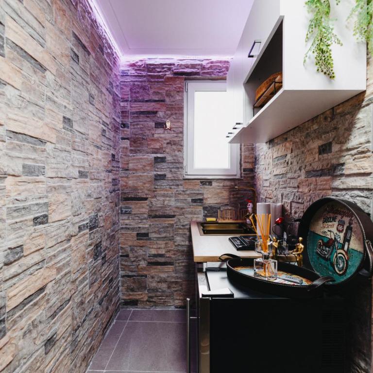 Deluxe Dubai Spa Apartment - Jacuzzi & Sauna Free Parking - One-Bedroom Apartment - 27