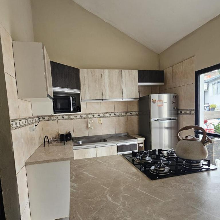 Casa en la entrada de la Ciudad de Rivera - Three-Bedroom House - 2
