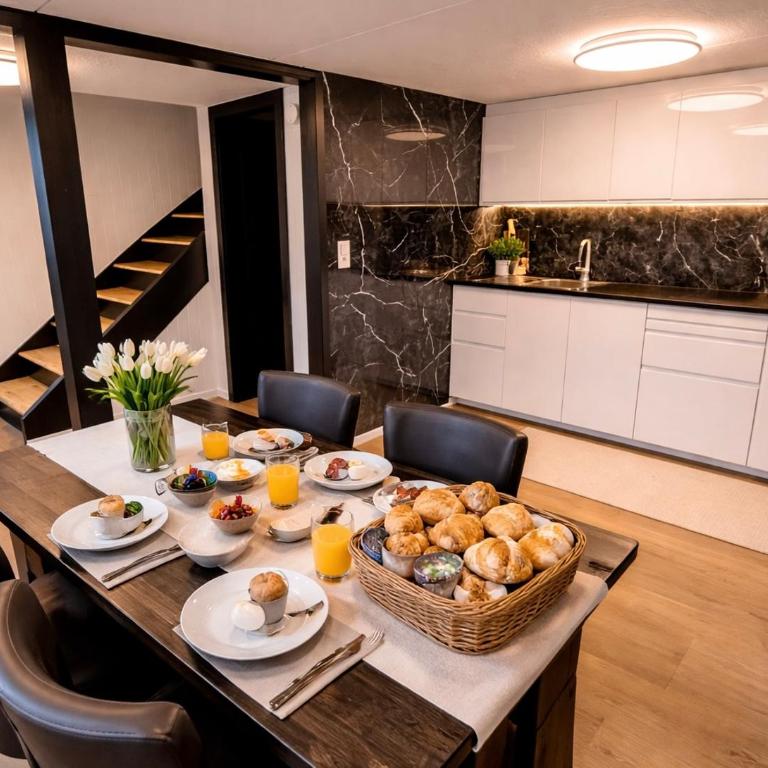 Modern 2BR Loft in Historic Swiss Chalet 200m from Interlaken West - Apartment - 18