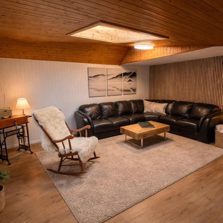 Modern 2BR Loft in Historic Swiss Chalet 200m from Interlaken West - Apartment - 11