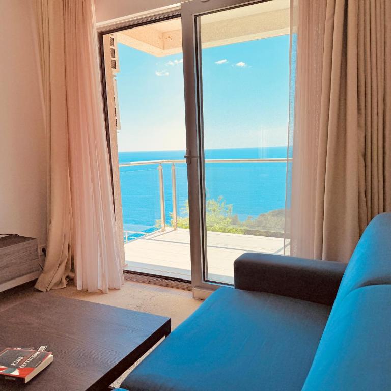 Hillside Apartment with Infinity Pool and Sea View - Apartman s 1 Spavaćom Sobom, Balkonom i Pogledom na More - 4