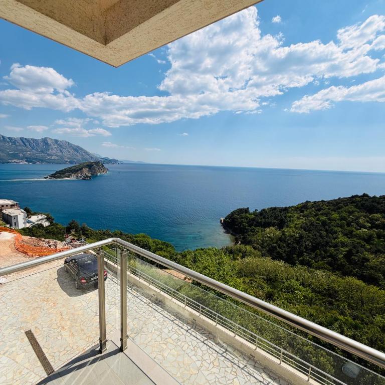 Romantic Hillside Escape Sea View and Infinity Pool - Apartman s 1 Spavaćom Sobom, Balkonom i Pogledom na More - 8