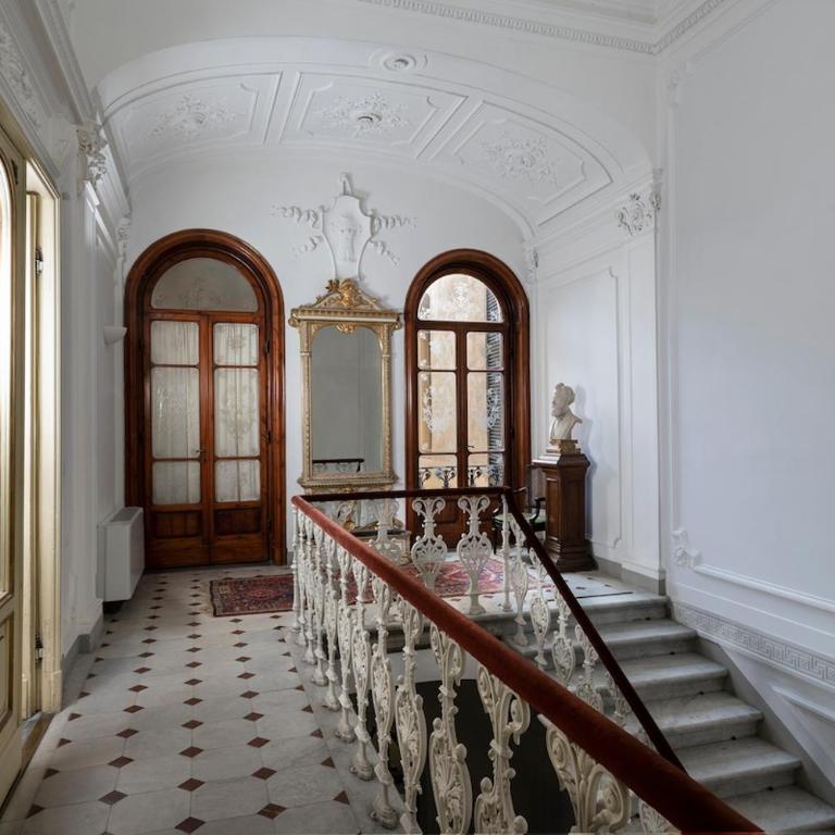 Frescoed Renaissance Palazzo with 4 Ensuites near Duomo - Four-Bedroom Luxury Apartment - 14