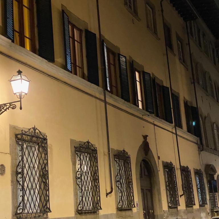 Frescoed Renaissance Palazzo with 4 Ensuites near Duomo - Four-Bedroom Luxury Apartment - 13