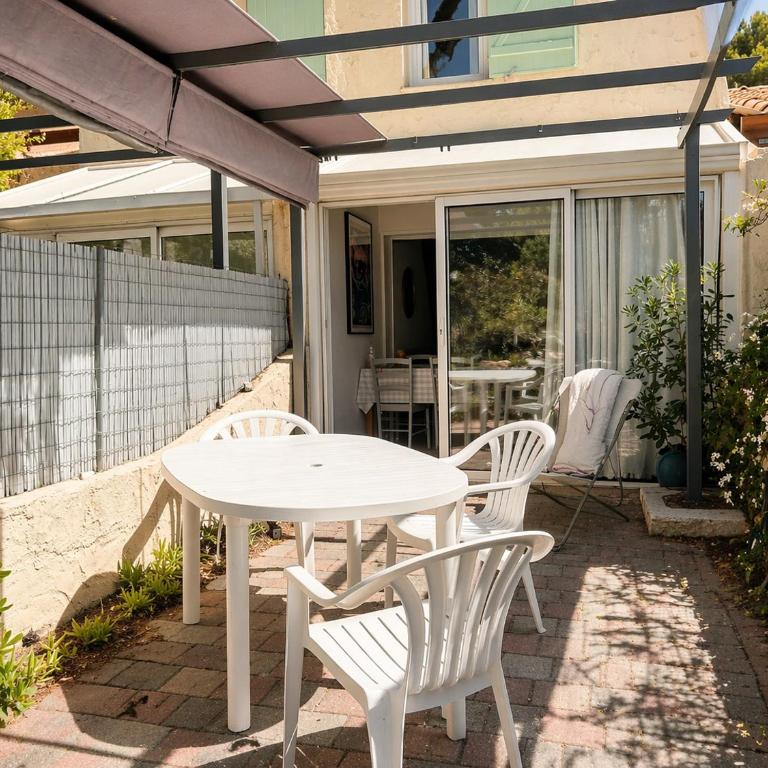A deux pas de la mer - One-Bedroom Apartment - 9