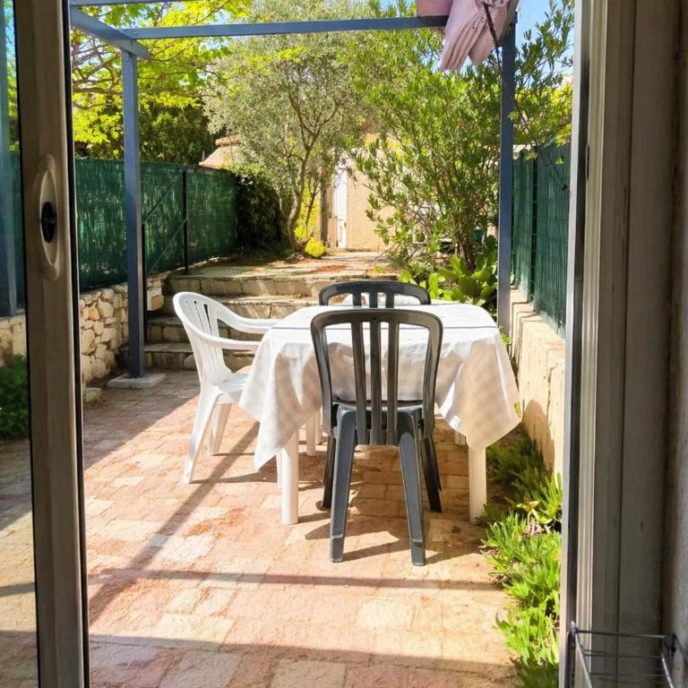 A deux pas de la mer - One-Bedroom Apartment - 5