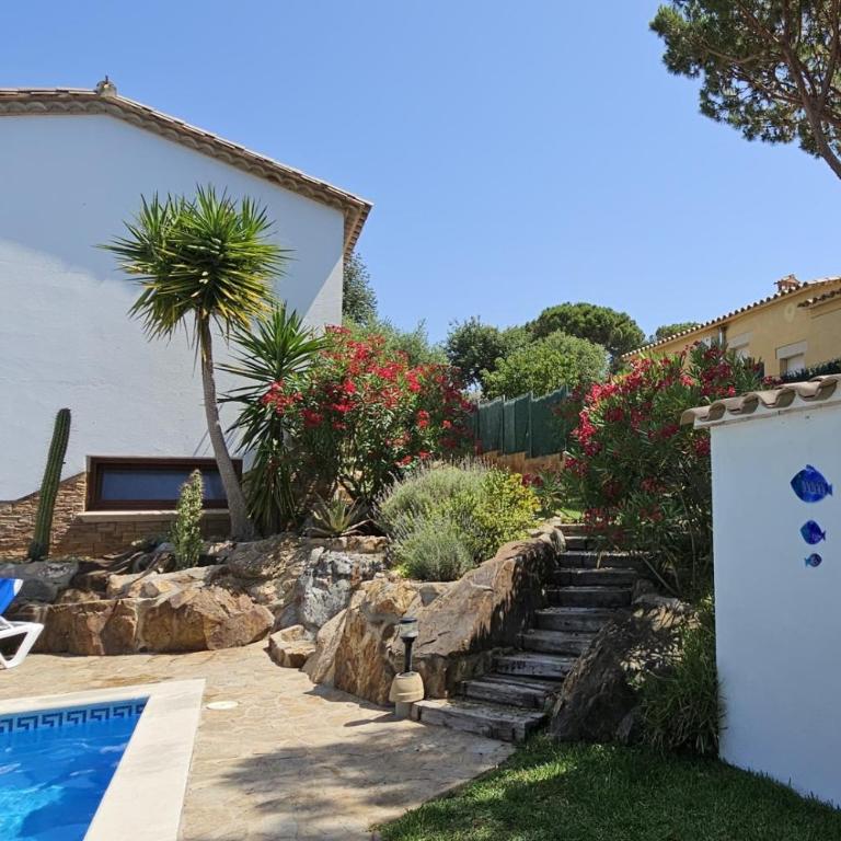 Villa Bienestar with private pool, 4 bedrooms - Villa - 5