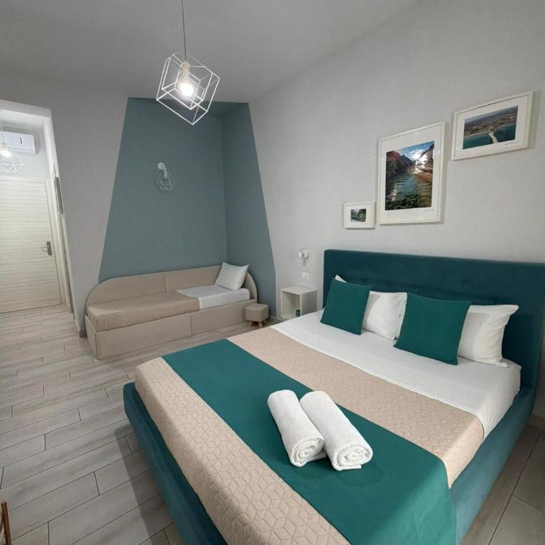 Bilateral B&B - Camera Tripla con Bagno Privato - 1