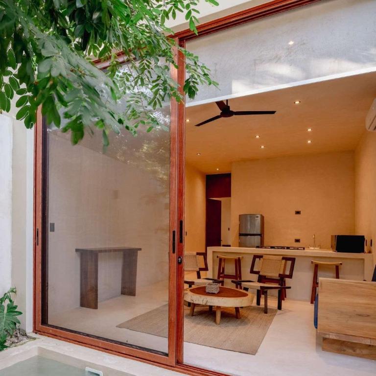 Stylish 1BR Retreat in Holistika with Private Pool - Apartamento - 7