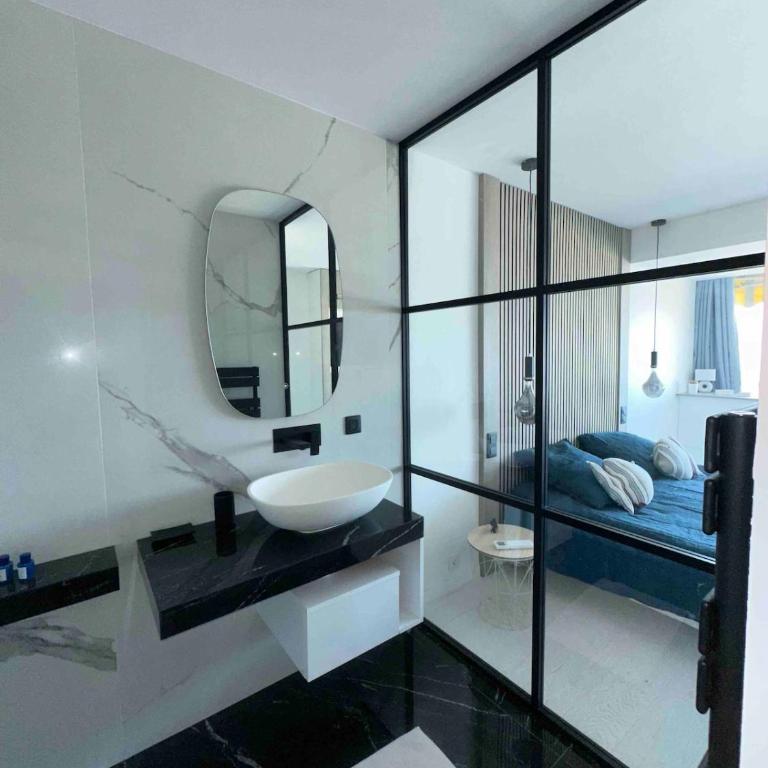 Marina Baie des Anges | Vue Mer d'Exception - Appartamento con 2 Camere da Letto - 12