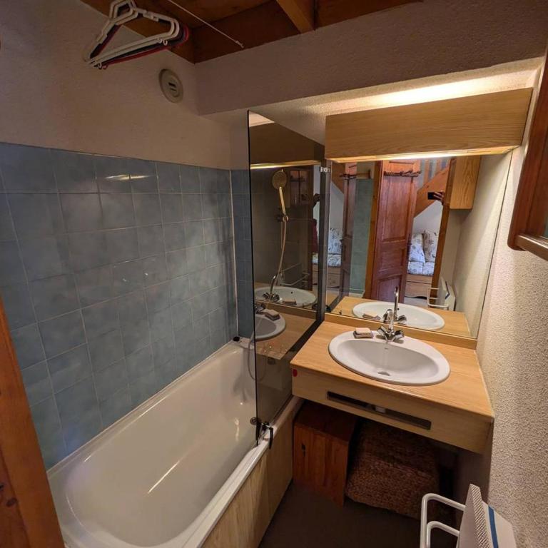 Charmant triplex 6 pers. à 50m des pistes à Arêches-Beaufort - Appartement 1 Chambre - 10