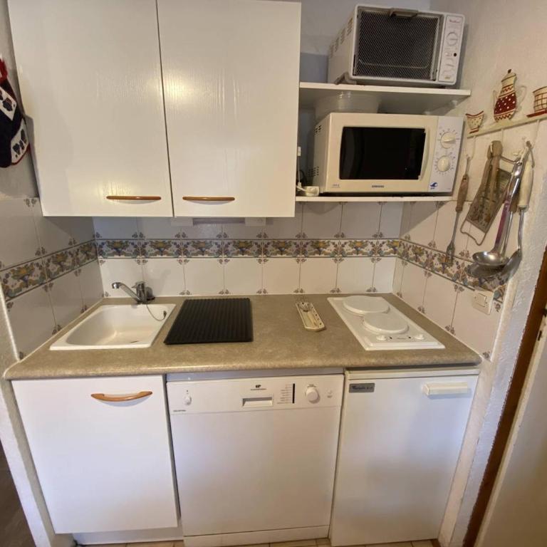 Appartement 4 pers., village, proche pistes, piscine l'été, commerces à pied - Appartamento con 1 Camera da Letto - 2