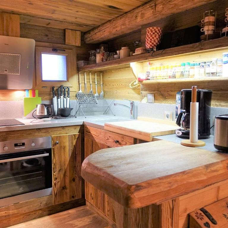 Chalet cosy 3-4 pers, idéalement situé, à 500m des pistes et 100m des commerces - FR-1-342-220 - Chalet (4 Adults) - 11