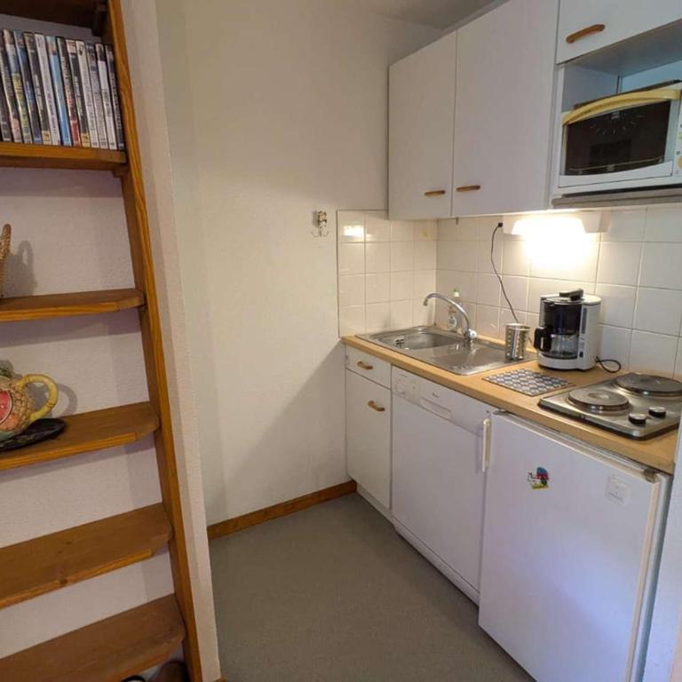 Appart cosy 4 pers, proche pistes et piscine - FR-1-342-341 - Apartment - 3