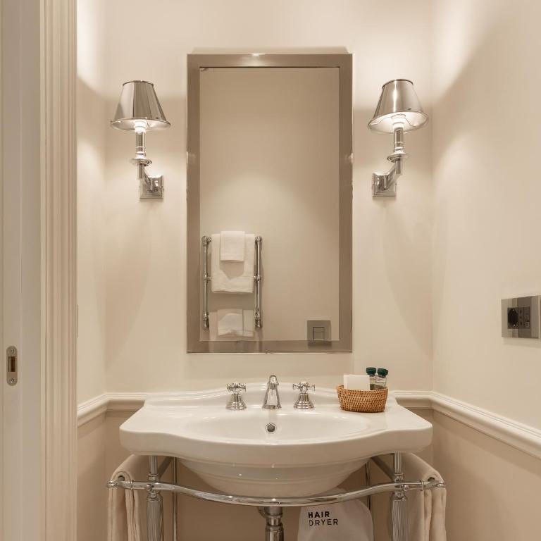 Casa Magnifico Luxury Suites - Deluxe Double Room with Balcony and Sea View - 7