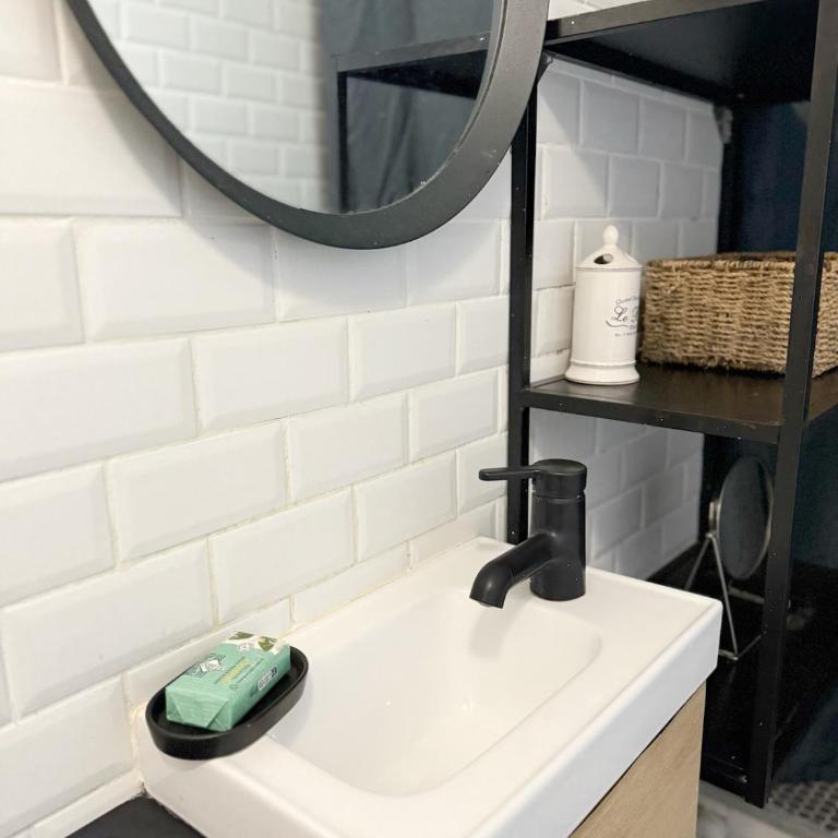 Chaleureux T2 - 1CH 4 pax - Stade de France Métro - Appartement 2 Chambres - 35