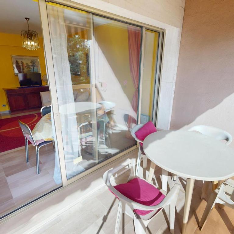 11E - Studio vue mer latérale dans un résidence avec piscine - Appartement 1 Chambre - 2