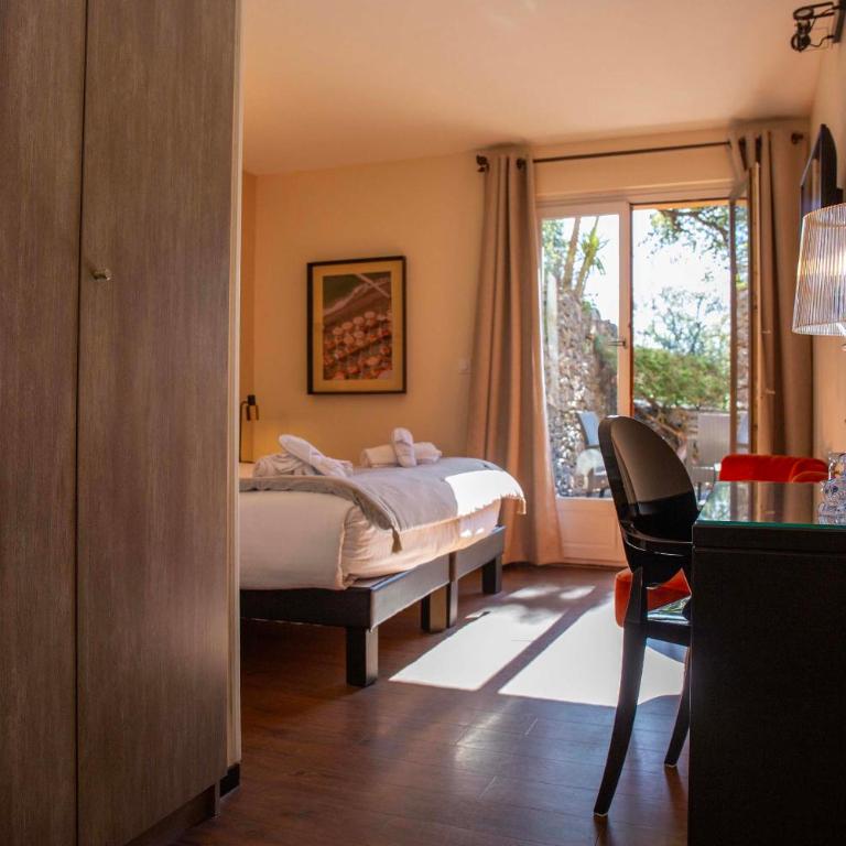 Hôtel & Spa Le Madeloc - Collioure Centre - Chambre Supérieure Lit King-Size avec Terrasse - 1