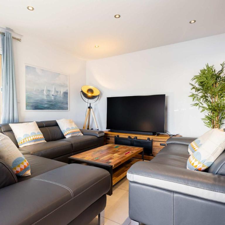 Villa Anja Agde Heated Pool & Jacuzzi Family Villa - Villa - 13