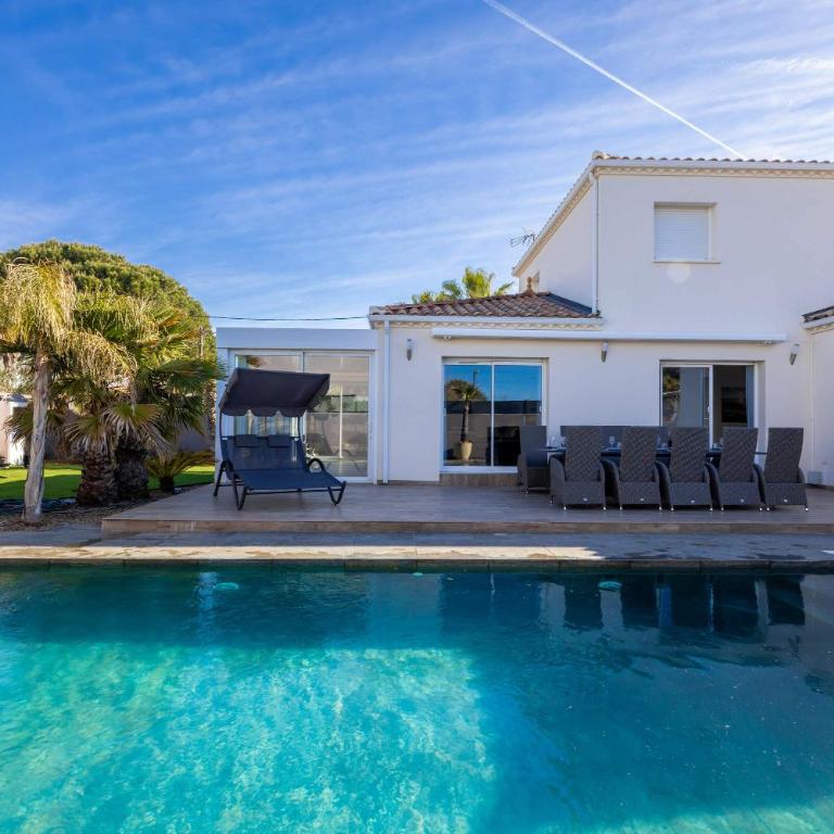 Villa Anja Agde Heated Pool & Jacuzzi Family Villa - Villa - 8