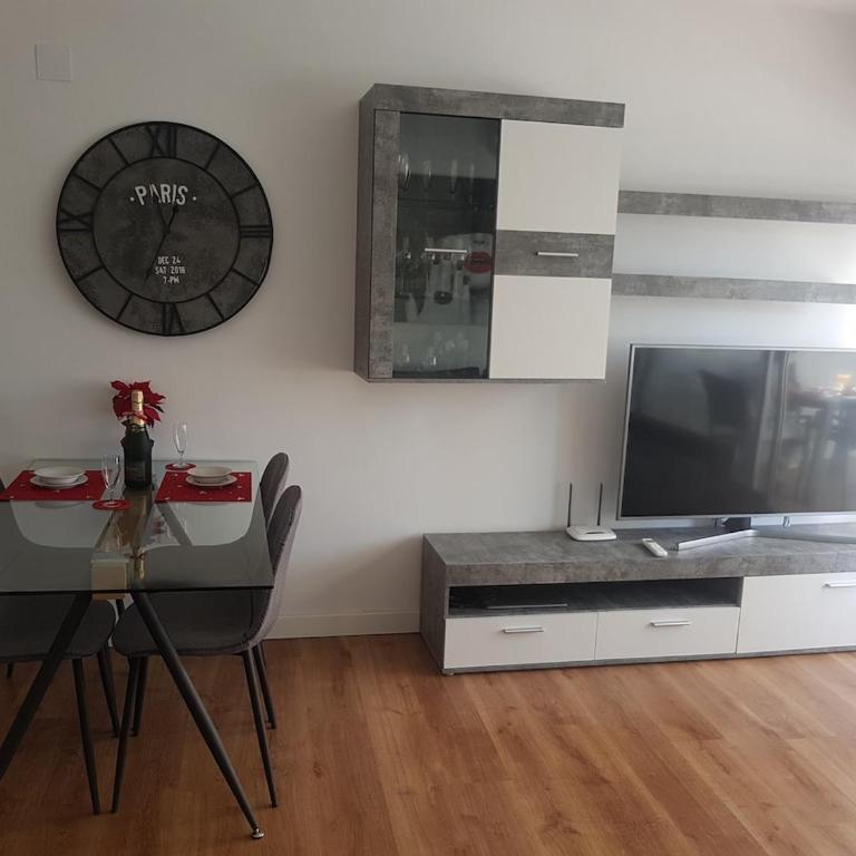 Coqueto Apartment 100m from Levante Beach - Two-Bedroom Apartment - 7