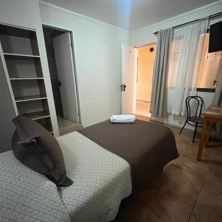 Hotel Brasil - Single Room with Private Bathroom - 1