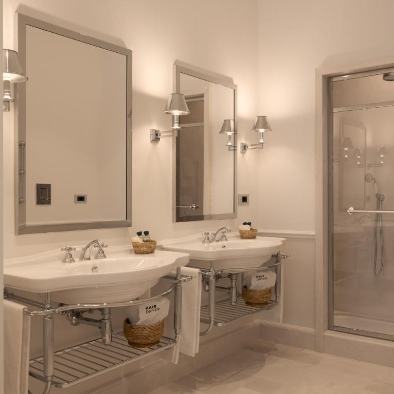 Casa Magnifico Luxury Suites - Deluxe Double or Twin Room with Balcony - 6