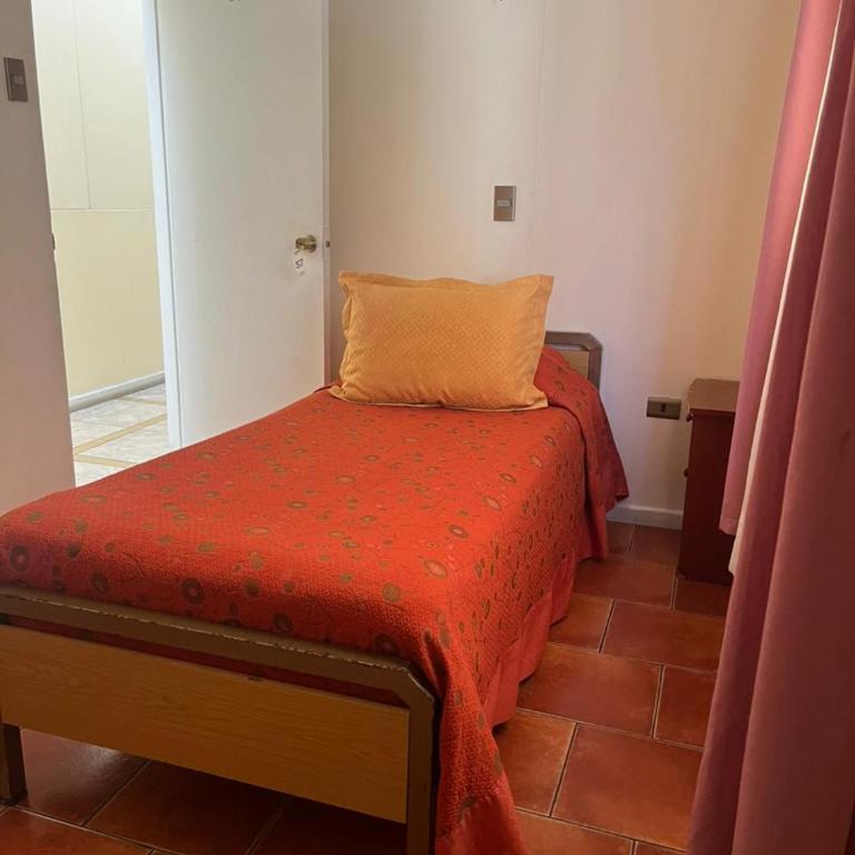 Hotel Brasil - Single Room with Shared Bathroom - 1