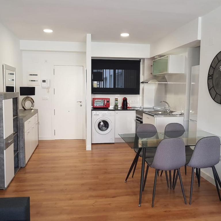 Coqueto Apartment 100m from Levante Beach - Two-Bedroom Apartment - 34