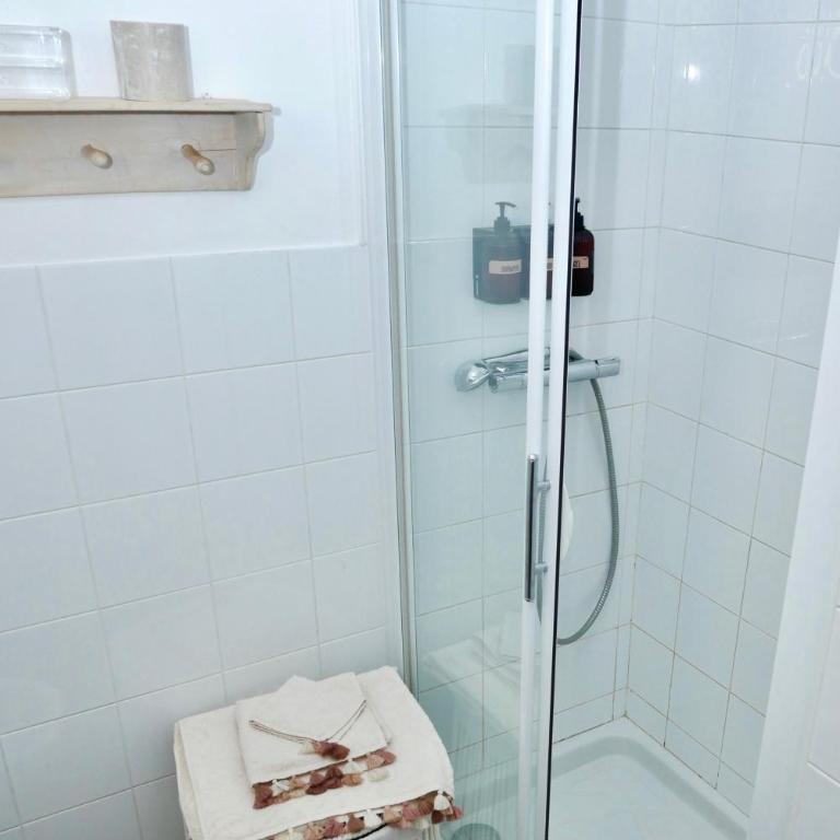 La plage et les commerces accessibles à pied - Apartment mit 1 Schlafzimmer - 13