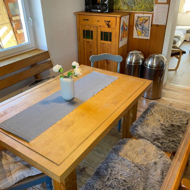 Haus mit Garten und Kamin - Apartment mit 2 Schlafzimmern mit Balkon und Terrasse - 17