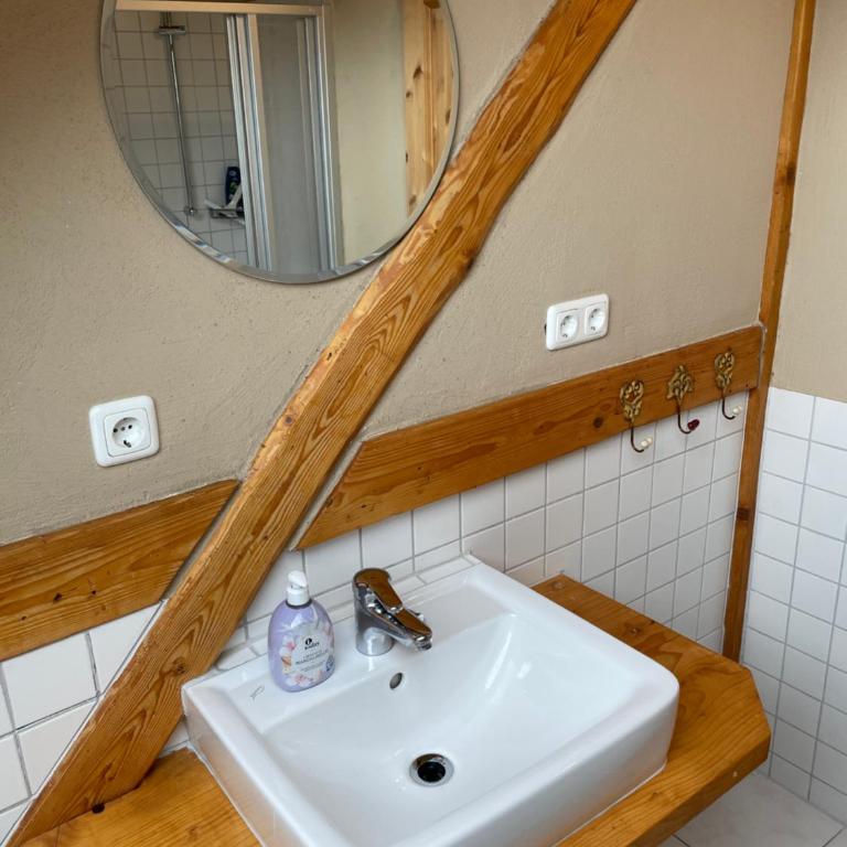 Haus mit Garten und Kamin - Apartment mit 1 Schlafzimmer - 22