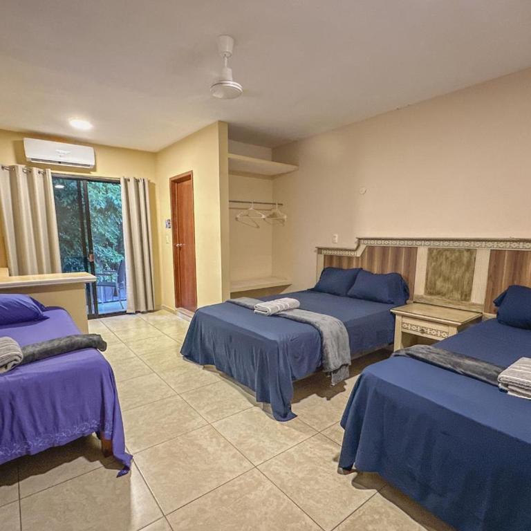 Casa Daniels Guesthouse - Habitación Triple Confort con ducha - 6