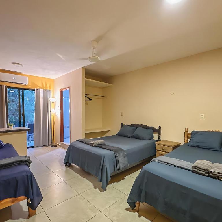 Casa Daniels Guesthouse - Habitación Cuádruple con balcón - 1
