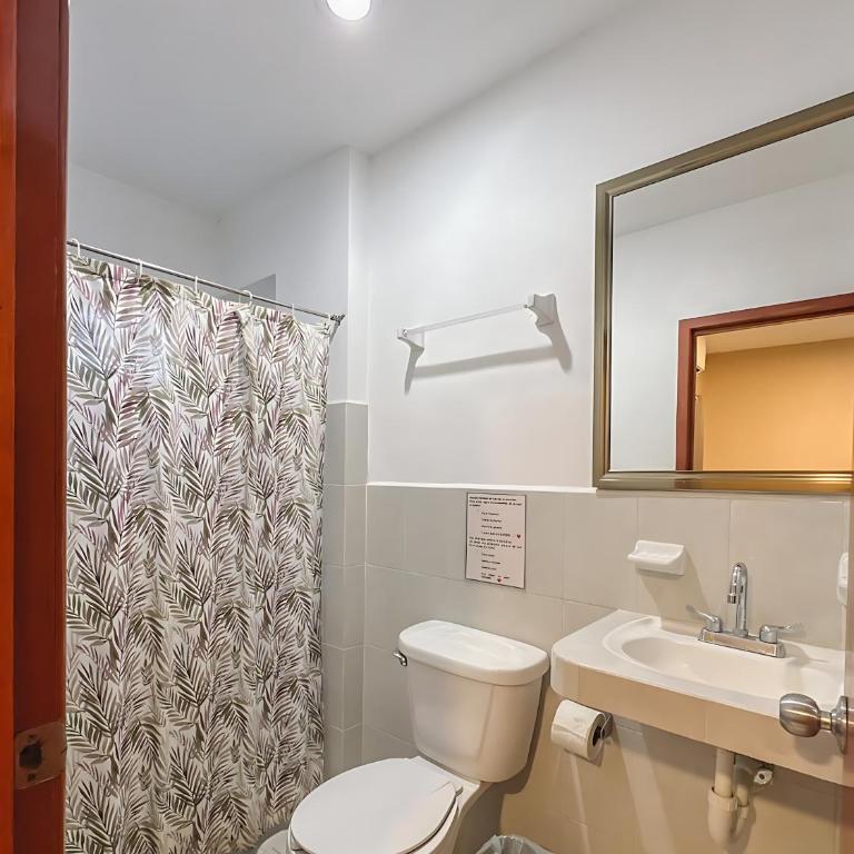Casa Daniels Guesthouse - Habitación Cuádruple con balcón - 5