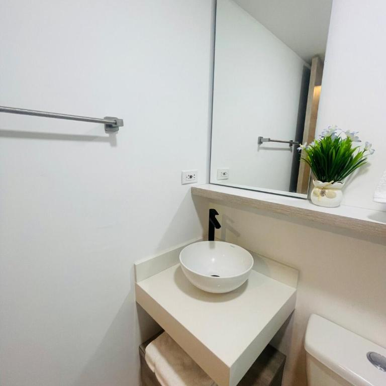 Sunny New Chic Beach 3 bedroom Apartment - Three-Bedroom Apartment - 32