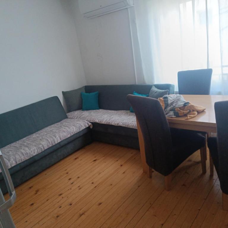 Riki Apartments - One-Bedroom Apartment - 1