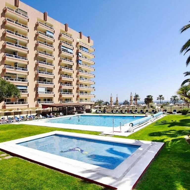 Hotel PYR, Spacious Studio with a Big Terrace - Apartamento Estudio - 3