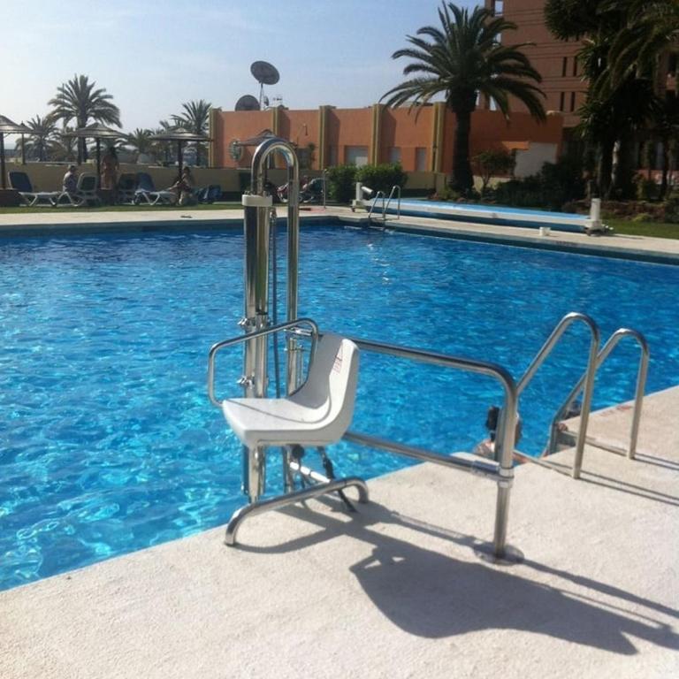 Hotel PYR, Spacious Studio with a Big Terrace - Apartamento Estudio - 5