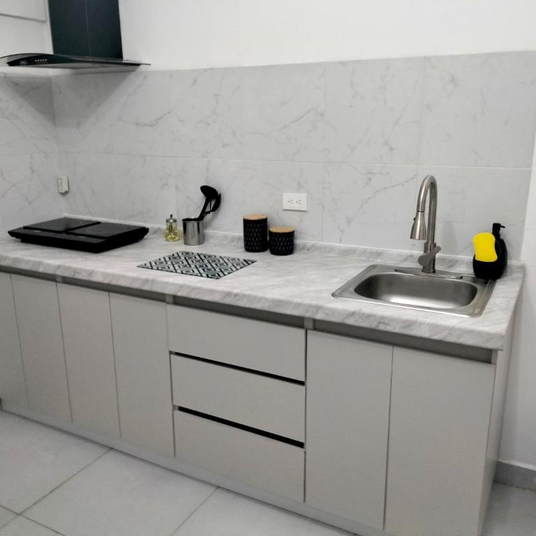 Departamento Loft Monterrey cerca de Fundidora, Macroplaza y Barrio Antiguo - Two-Bedroom Apartment - 11