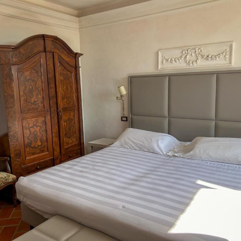 Hotel Casafrassi - Ampia Camera Matrimoniale/Doppia con Letti Singoli - 2