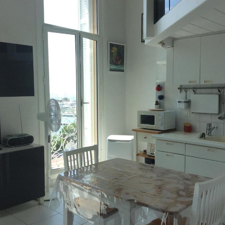 Plein coeur du centre, face au port de Bandol - Appartement 1 Chambre - 4