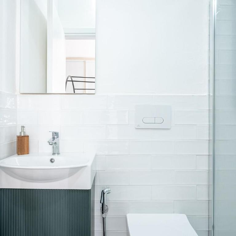 Stunning Loft Near Colosseum and Termini Station WiFi AC - Appartamento con 2 Camere da Letto - 28