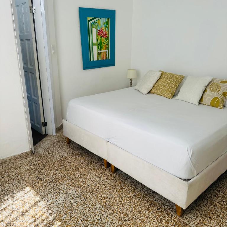 Hermosa casa ideal para grupos y familias con patio amplio cerca al Malecón - Four-Bedroom House - 12