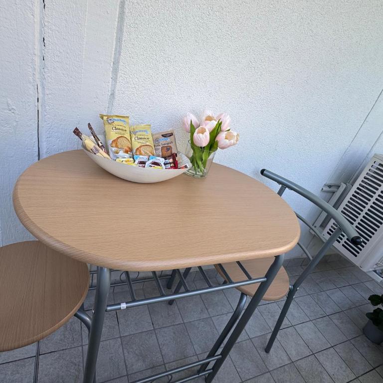 Golden Charme Suite - One-Bedroom Apartment - 57