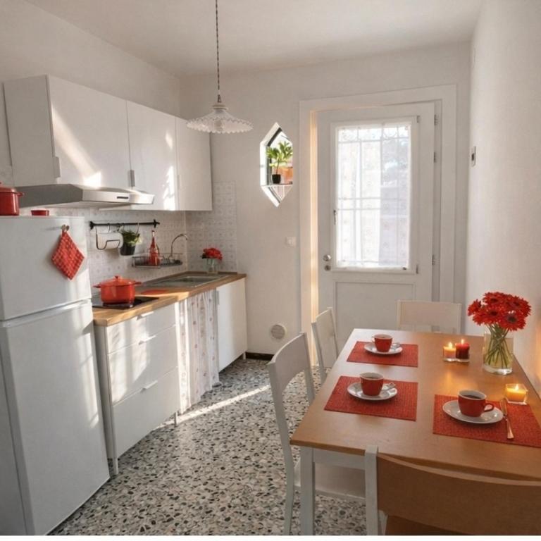 APPARTAMENTO ROSSO - OVER THE RAINBOW APARTMENTS LIDO di JESOLO A 200m dalla Spiaggia Posto Auto Aria Condizionata e Terrazza - Appartamento con 1 Camera da Letto - 13