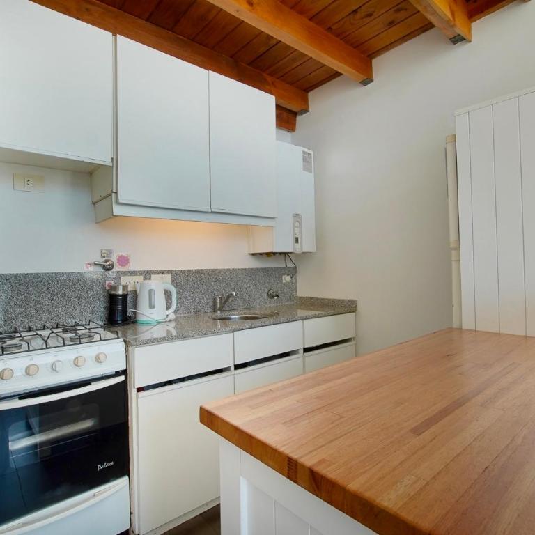 Moderno y Acogedor Depto con Deck & Vista al Lago - Apartamento de 2 dormitorios - 4